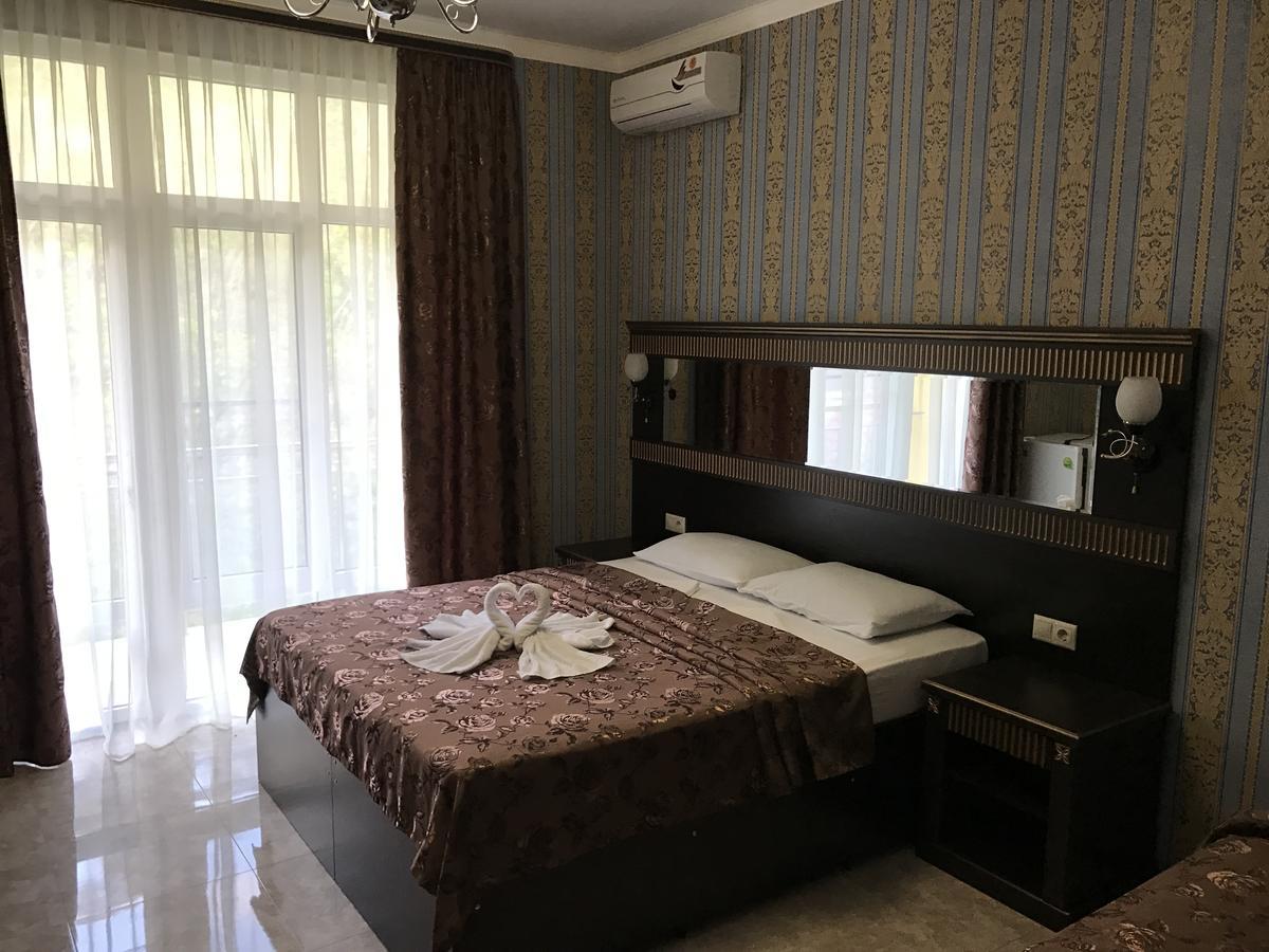 Hotel Danelyan Pitsoenda Buitenkant foto